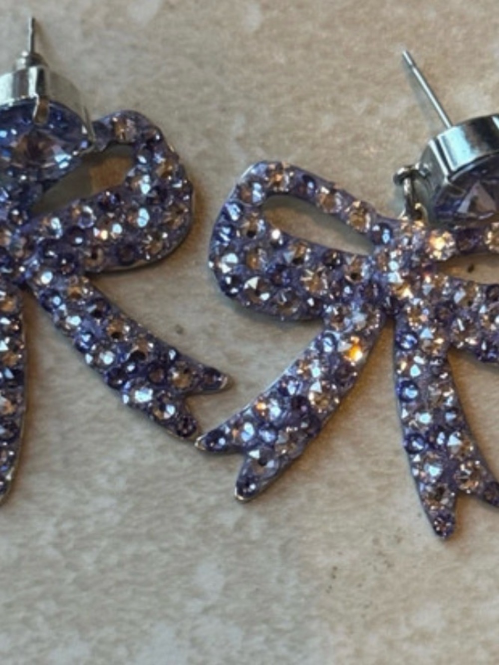 Earrings (Bow-shaped Studs)